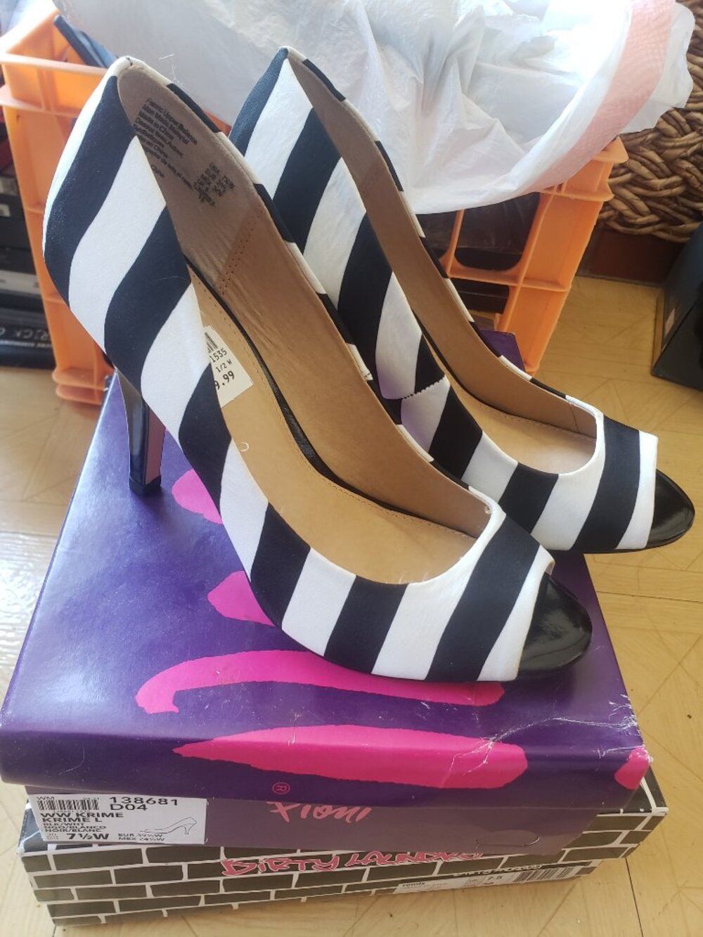 Fiona Black & White Pumps Size 7.5 (4 inch heels)